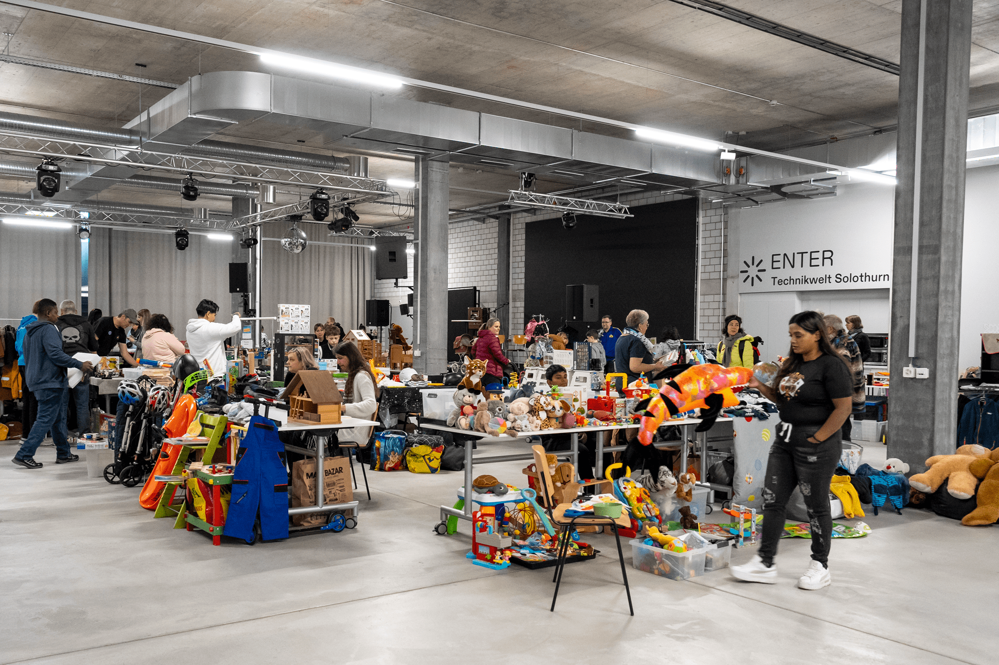 Enter Flohmarkt - Spielzeug & Kinderkleider